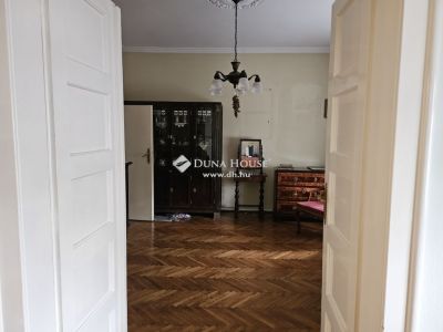 Eladó családi ház Budapest