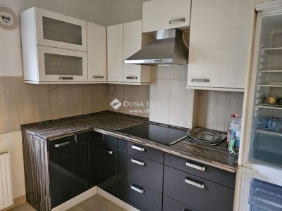 Eladó családi ház Budapest