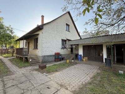 Eladó családi ház Atkár