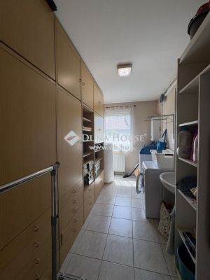 Eladó családi ház Gyál