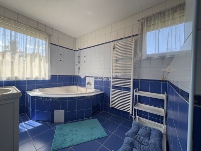 Eladó családi ház Gyál