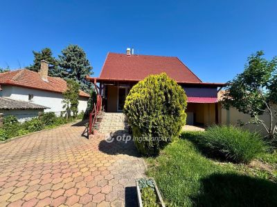 Eladó családi ház Debrecen