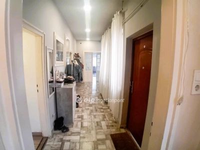 Eladó családi ház Valkó