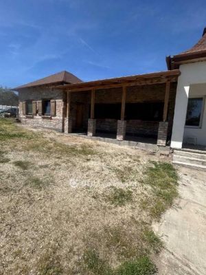 Eladó családi ház Galgahévíz