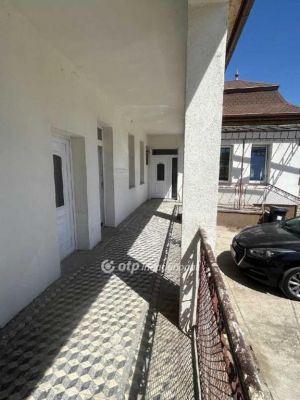 Eladó családi ház Galgahévíz