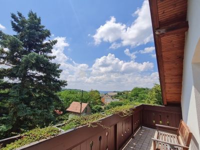 Eladó családi ház Kesztölc