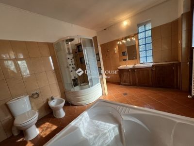 Eladó családi ház Budapest