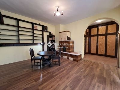 Eladó családi ház Budapest