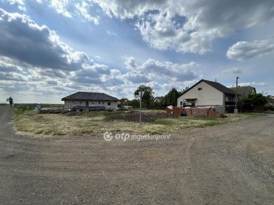 Eladó lakóövezeti telek Ebes