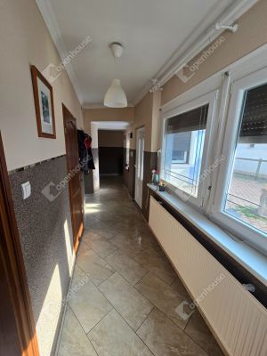 Eladó családi ház Vecsés