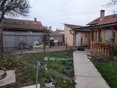 Eladó családi ház Szeged