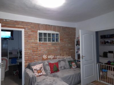 Eladó családi ház Szeged