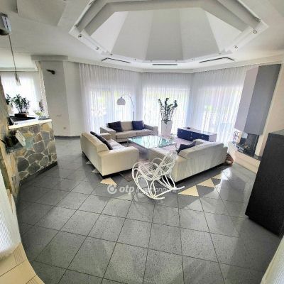 Eladó családi ház Debrecen