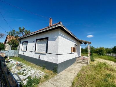 Eladó családi ház Jászfényszaru