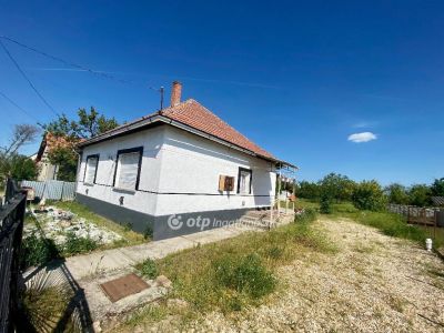 Eladó családi ház Jászfényszaru