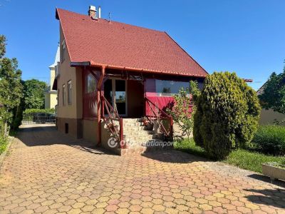 Eladó családi ház Debrecen