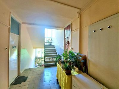 Eladó lakás Szolnok