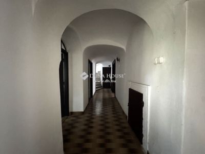 Eladó családi ház Eger