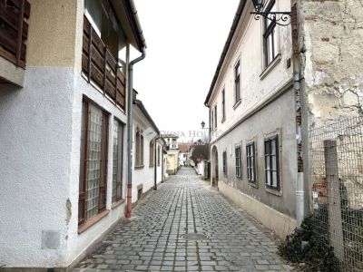 Eladó családi ház Eger