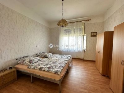 Eladó családi ház Zics