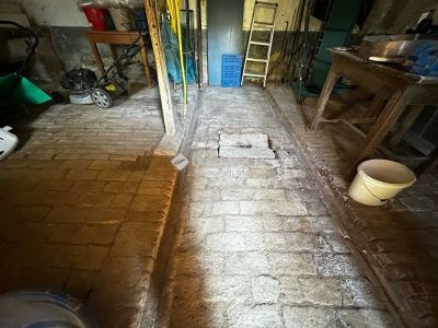 Eladó családi ház Zics