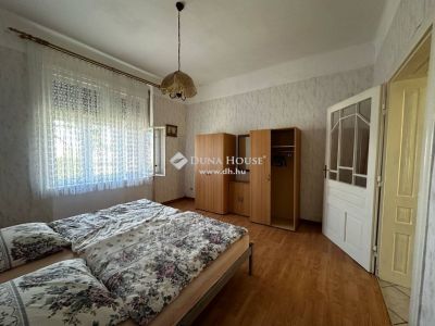 Eladó családi ház Zics