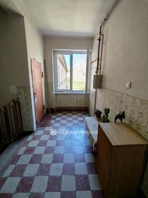 Eladó lakás Komló