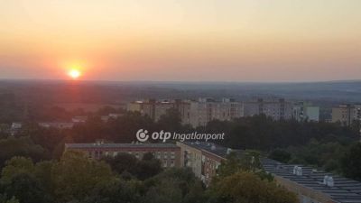 Eladó lakás Pécs