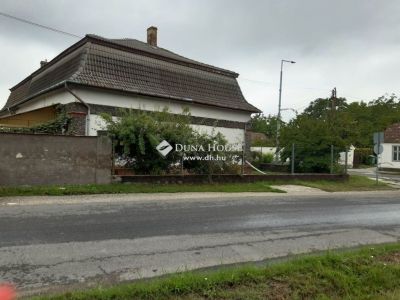 Eladó családi ház Tata