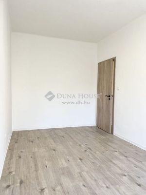 Eladó lakás Pécs