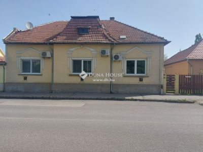 Eladó lakás Szolnok