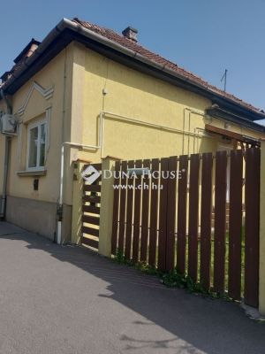 Eladó lakás Szolnok