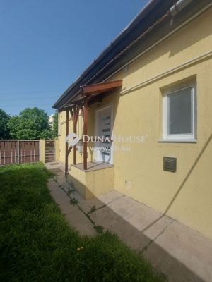 Eladó lakás Szolnok