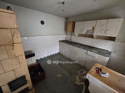 Eladó családi ház Vámospércs
