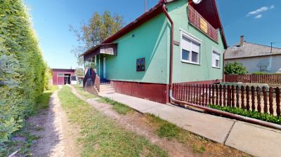 Eladó családi ház Szakoly