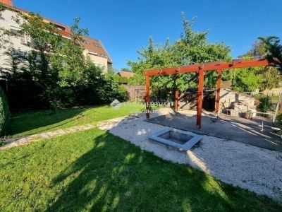 Eladó családi ház Budapest