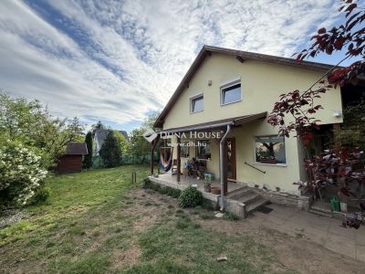 Eladó családi ház Veresegyház