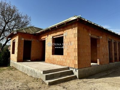 Eladó családi ház Erdőkertes