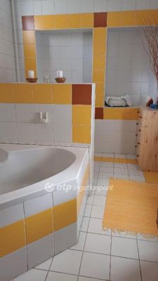 Eladó családi ház Csorna