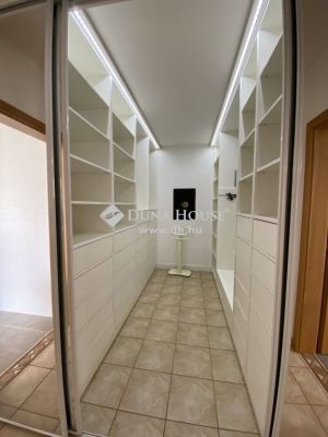 Eladó családi ház Budapest