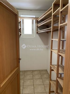 Eladó családi ház Budapest