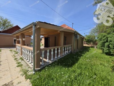 Eladó családi ház Szolnok