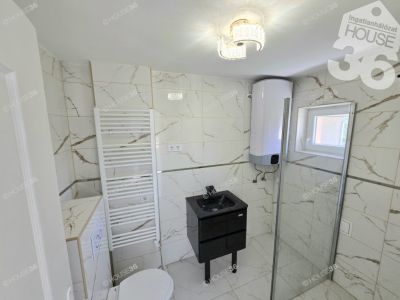 Eladó családi ház Szolnok