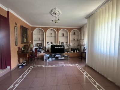 Eladó családi ház Szeged
