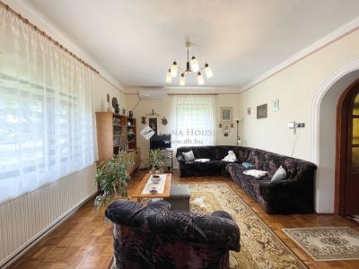 Eladó családi ház Budapest