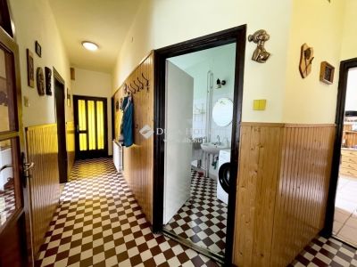 Eladó családi ház Budapest