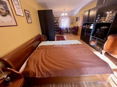 Eladó családi ház Pécs