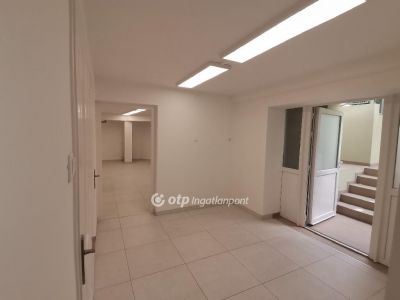 Kiadó egyéb ipari ingatlan Békéscsaba
