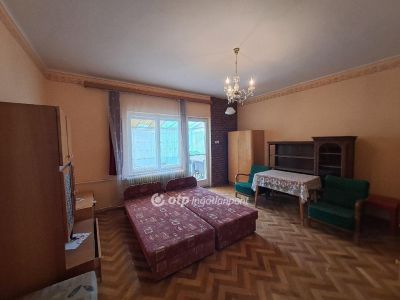 Eladó családi ház Szeged