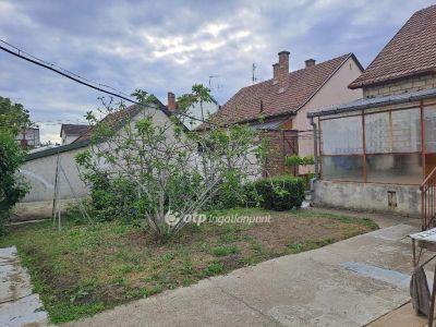 Eladó családi ház Szeged